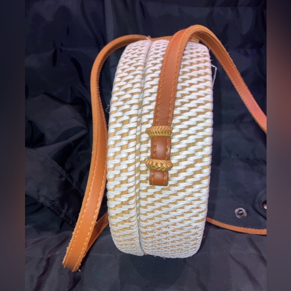 Handmade Round Woven Tan and Brown Crossbody Bag - Picture 3 of 6